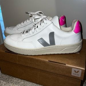Pink and grey Veja’s, size 7, EU 38.